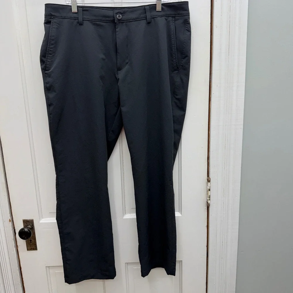 Under Armour Mens 40 x 30 Black Golf Athletic Pants Performance Dress Trousers